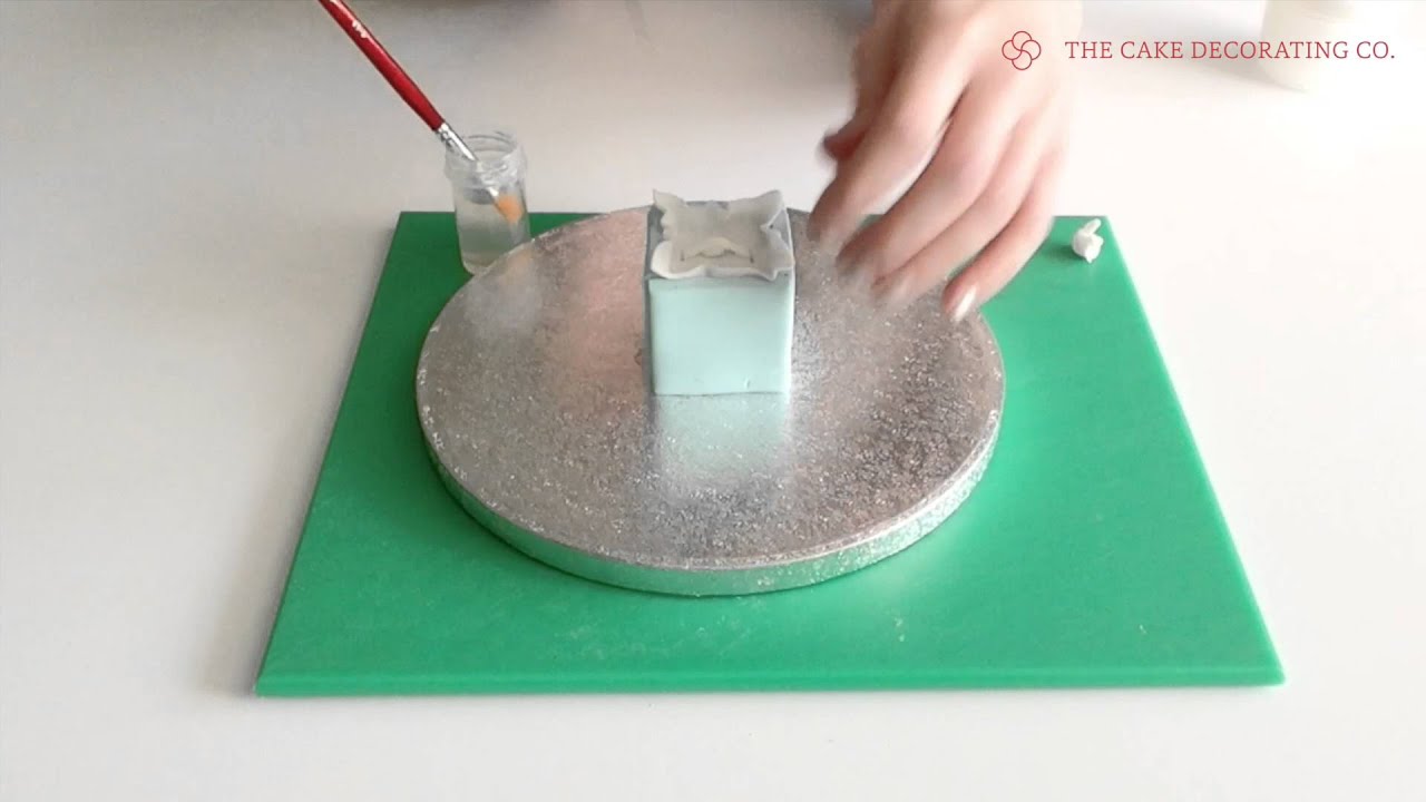 How to use edible diamonds and pearls - Make a cake ring box
