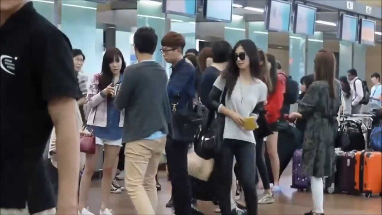 SNSD YULTI @ ROCKS THE AIRPORTS