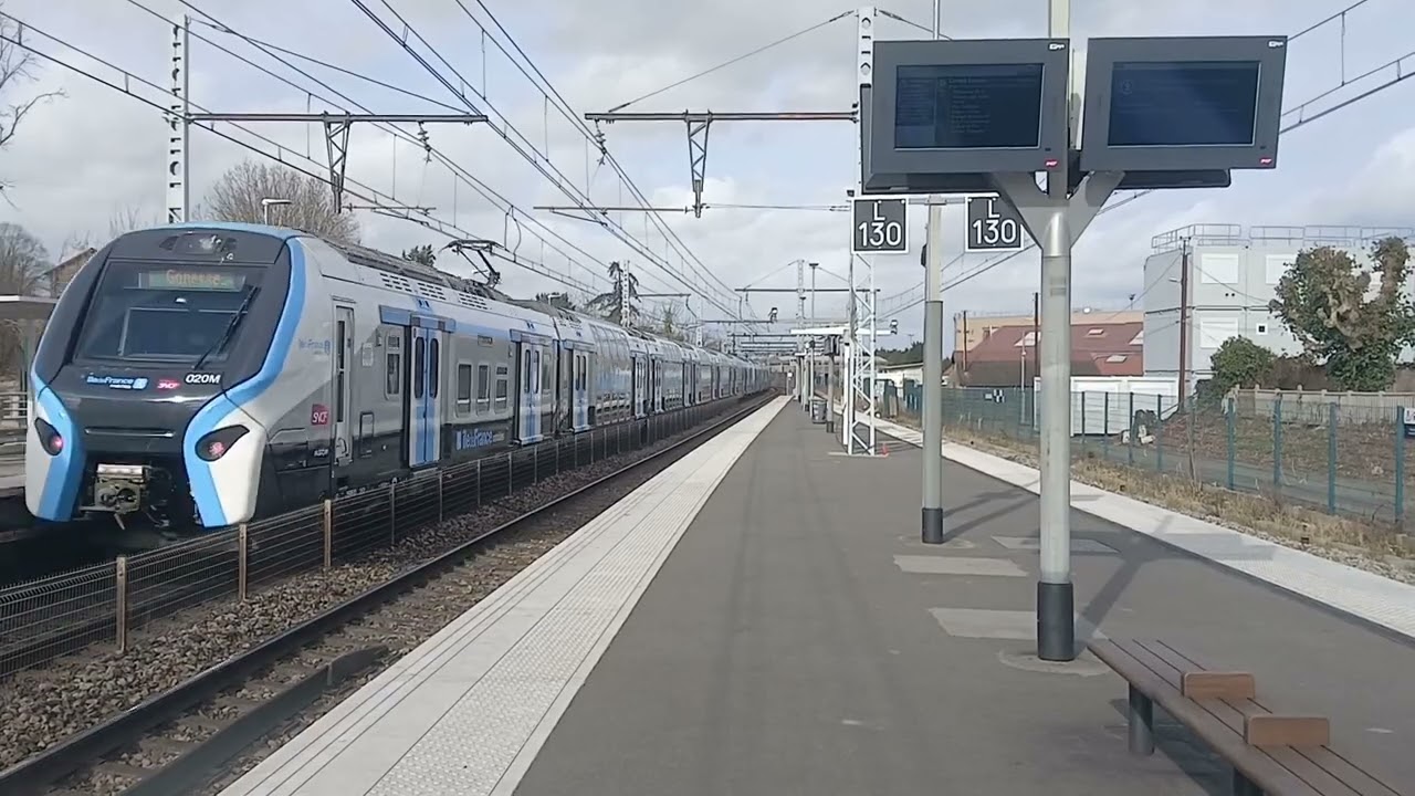 Départ RER NG et Arrivé Z2N IDFM RER D SNCF à Villeneuve Triage