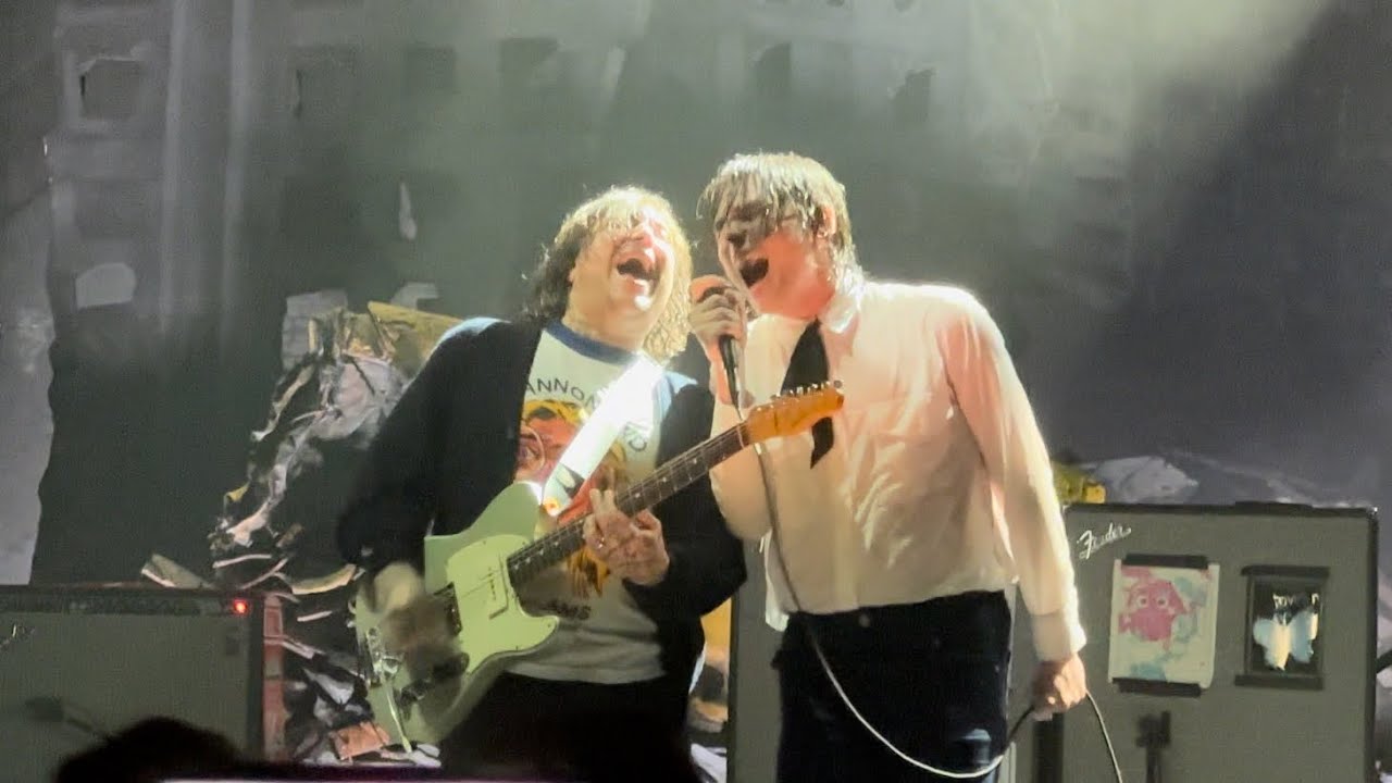 My Chemical Romance - Live Los Angeles Kia Forum - It's Not a Fashion Statement, It's a Deathwish