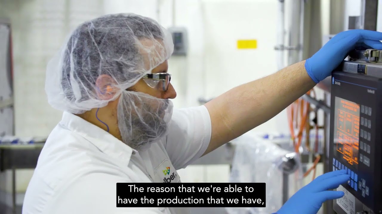 Meet Luis, Machine Operator on the cream cheese line
