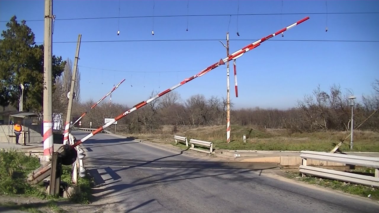 Spoorwegovergang Dabova Mahala (Дъбова махала) (BG) // Railroad crossing // Железопътен прелез