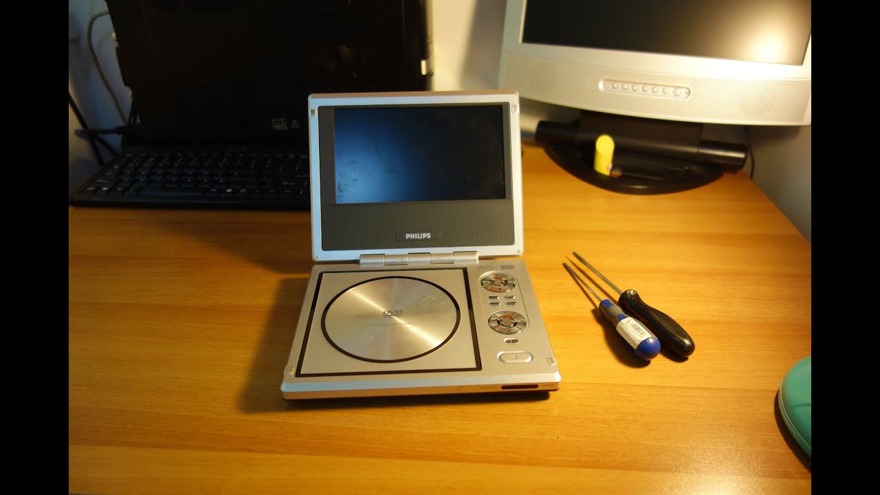Разборка и утилизация портативного DVD-плеера Philips