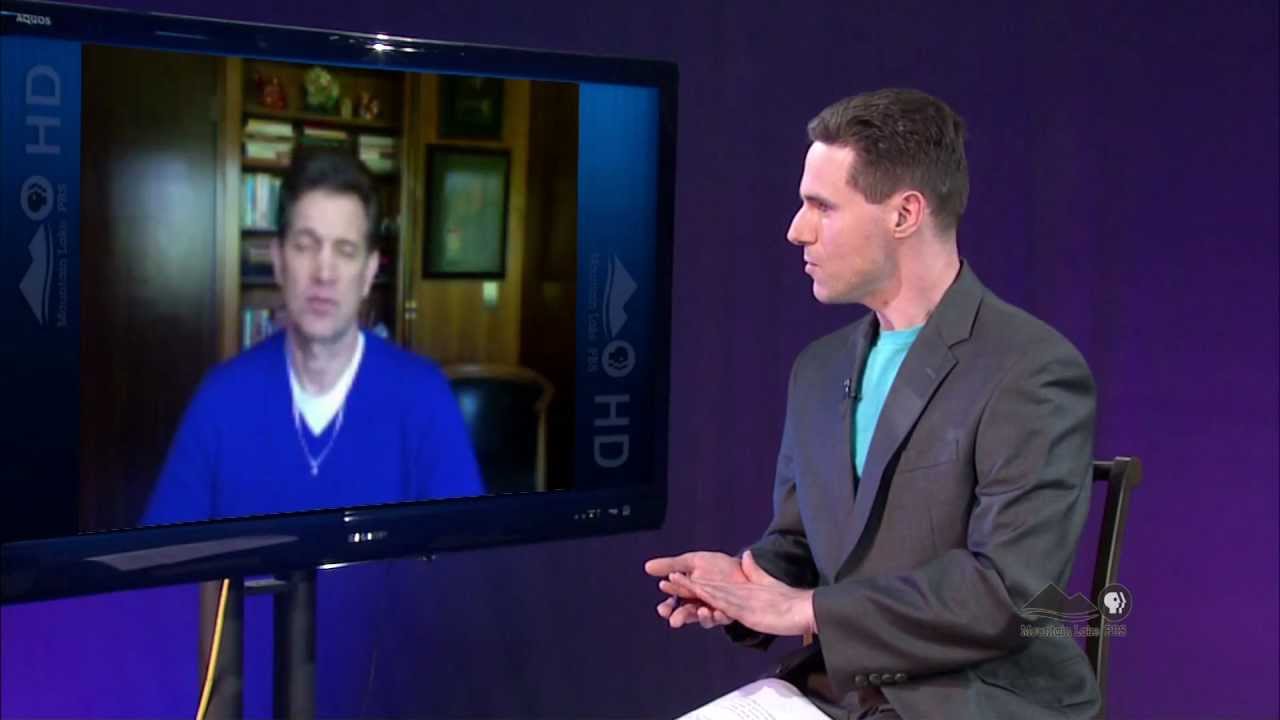 Chris Isaak cracks up interviewer