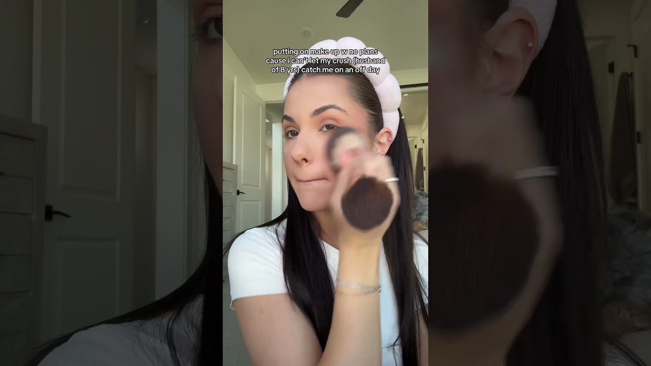 putting on make up for my crush