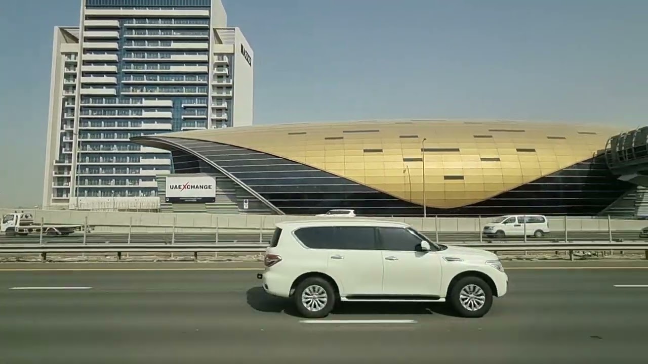 Dubai scenic bus ride: Ibn Battuta Metro Bus Stn to Al Maktoum International Airport