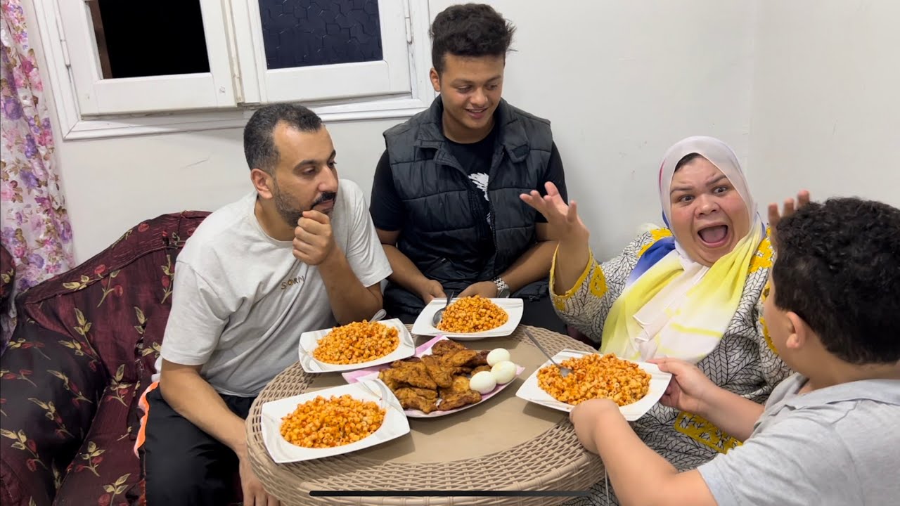 ام جني اعمل ايه في الحر دا خلاص انا جبت اخري بعد كدا مفيش هدوم خالص 🤪🤪🤪