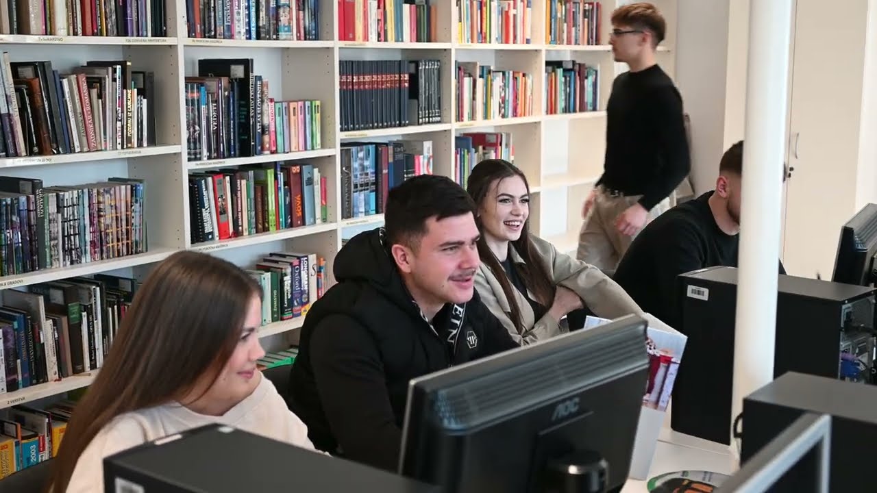 Prenovljena knjižnica na SGGOŠ.StG
