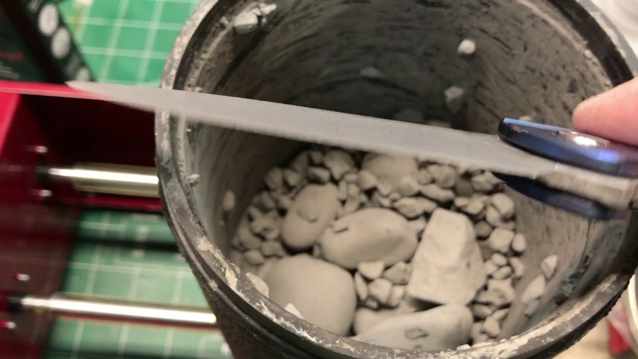 Old Guy's Gentleman Flippers #48: Acid Stone Washing a Knife Blade   first attempt