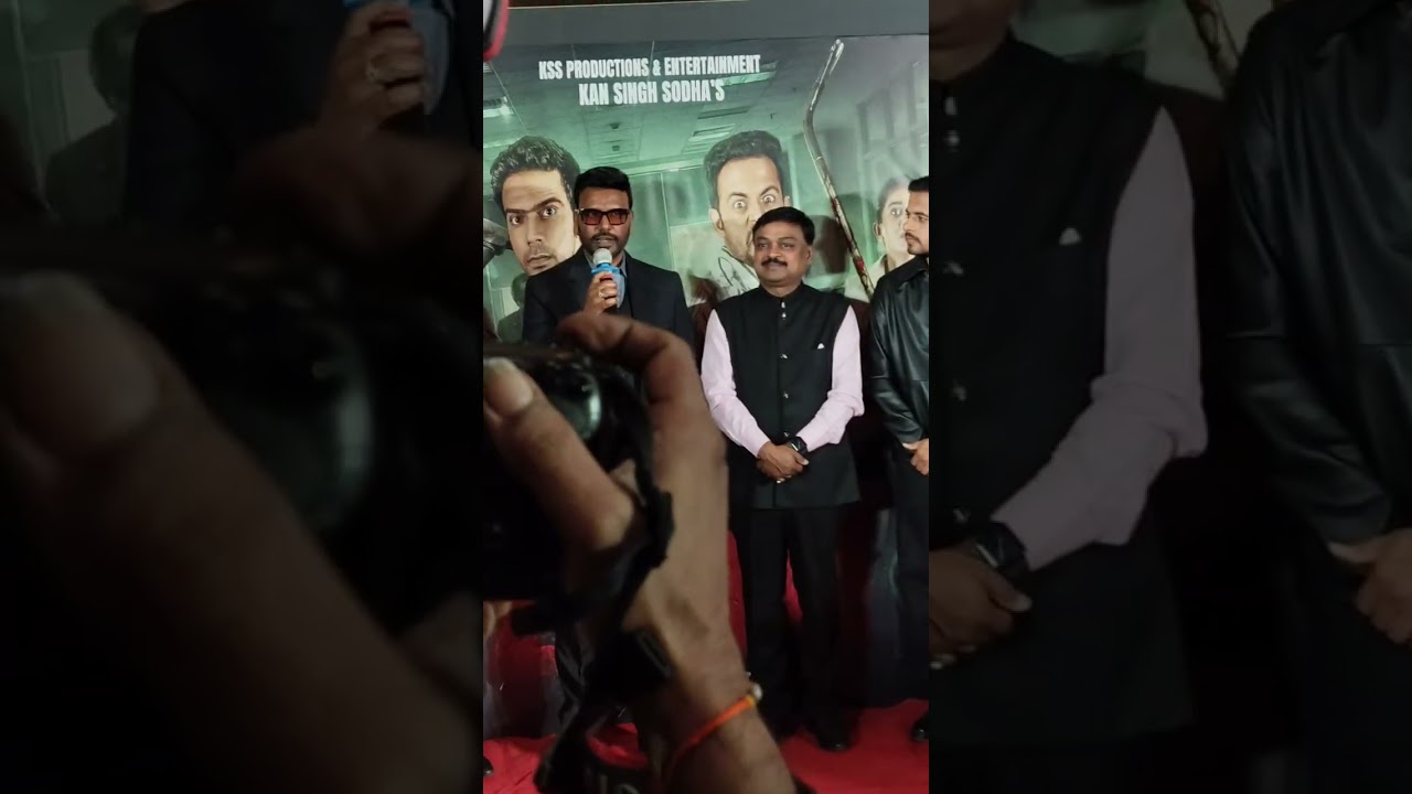 Zora movie ke screening par bollywood ke mashoor Producer & Director Sunil Darshan....