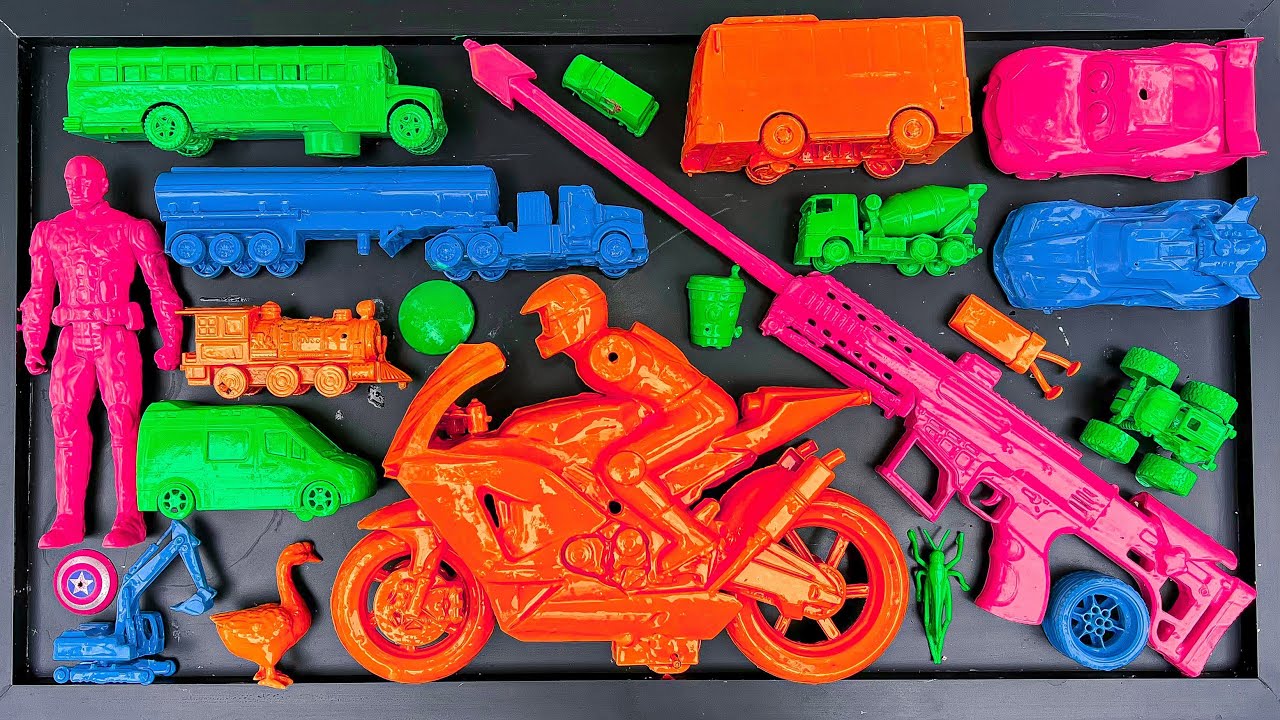 Memnersihkan Mainan Mobil-Mobilan, Mobil Police, Ambulance, Monster, Motor Balap, Exavator, Bus