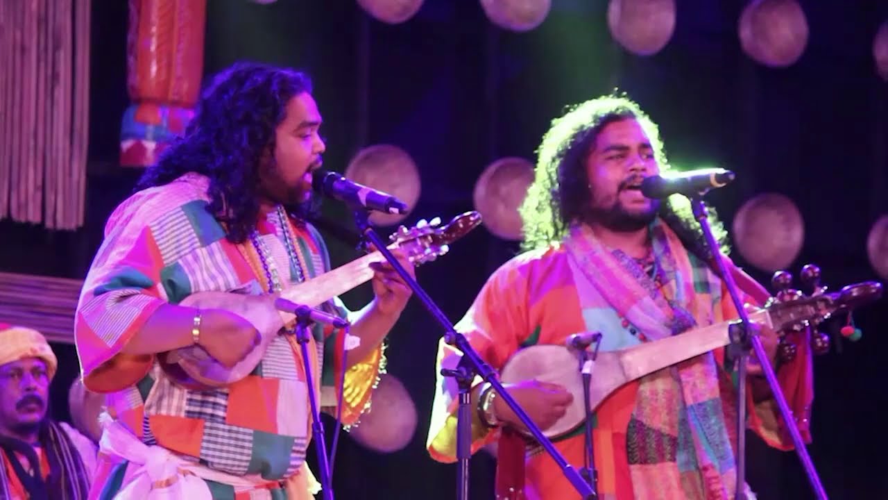 Anondo Bazare Chole Jao by Sadhu - Kangal performing at Sur Jahan 2019