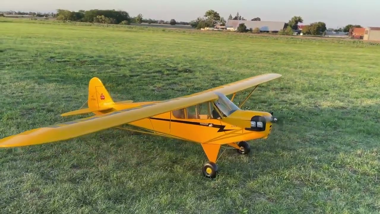 Piper J-3 Cub 2.7 m - first flight