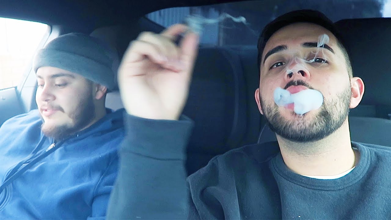 FIRST 4:20PM SMOKE SESH OF THE YEAR! (HOTBOX)