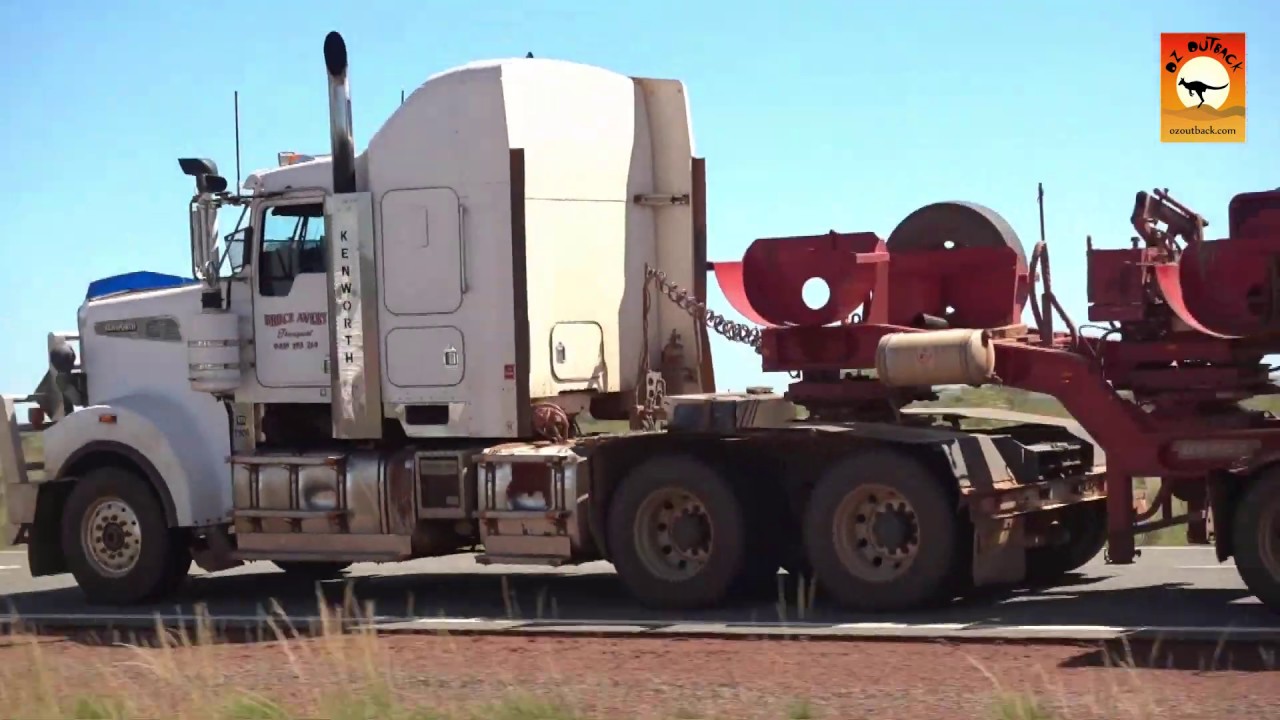 Australian trucks // ozoutback Roadtrains in Action