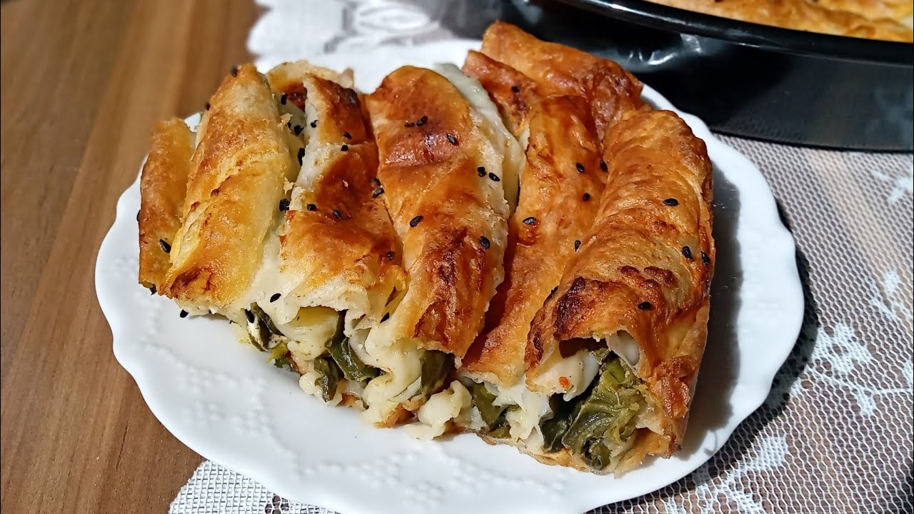 Пухкава баница със спанак, с готови кори.