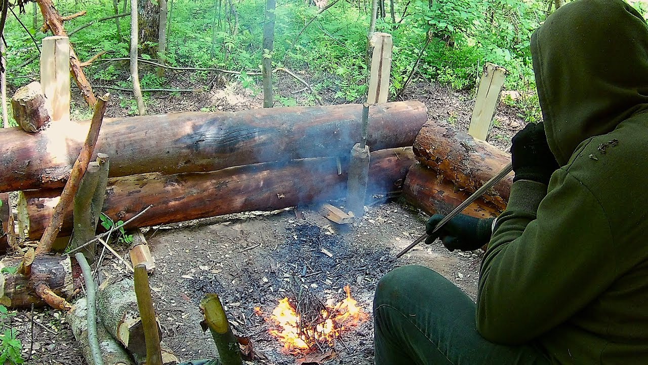 Camp in bush. Build shelter. Bushcraft no talk. renovation reflectors. Bushcraft with One ax craft.