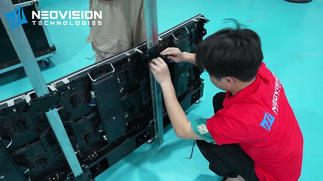 How to create 500x500flat led screens into inner-curve display by tubes and curved connection plates