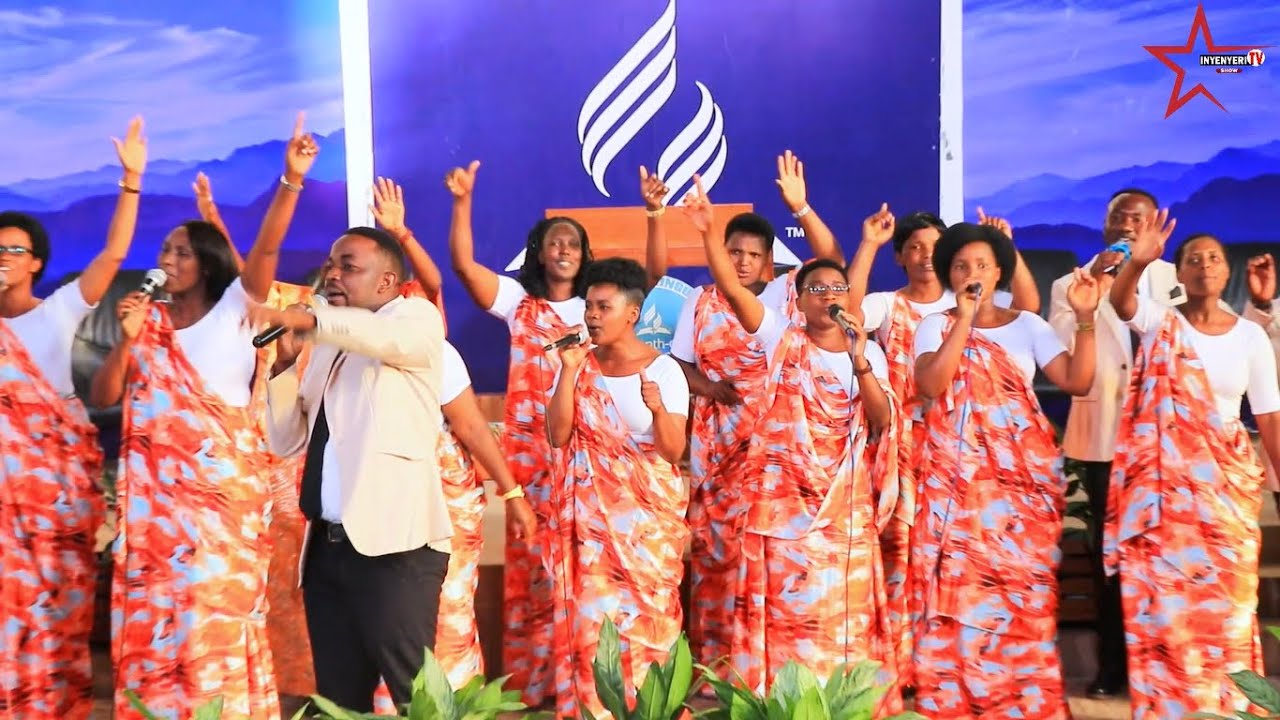 NEW CITY FAMILY CHOIR YANDITSE AMATEKA MUGITARAMO CYABEREYE KW'ITORERO RYA BILINGUAL CHURCH REMERA