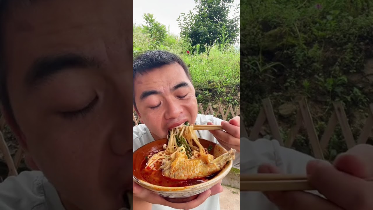 兄弟姐妹们 吃饭了哦 今天吃鸡肉面条 简简单单又是一餐#抖音美食推荐官 #美食 #普通的饭菜都是家的味道 @DOU+小助手
