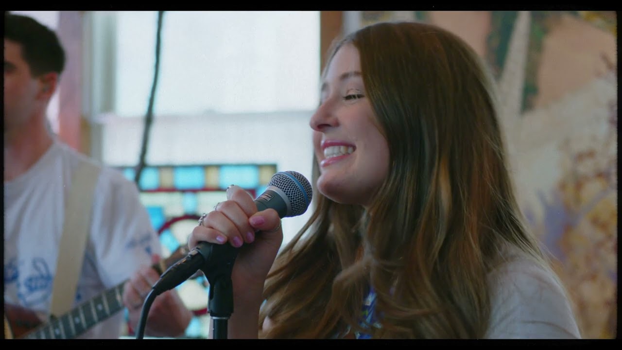 Alexa Cappelli's Powerful Alt-Pop Daylight Session