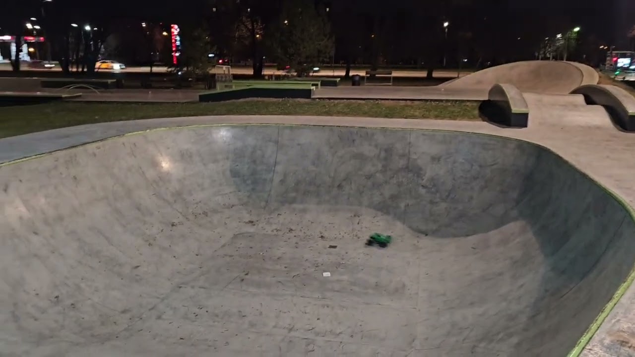 Tekno rc mt48 2.0 bash sesh #tekno#teknorc#rcbash#mt410#skateparkbash#rc