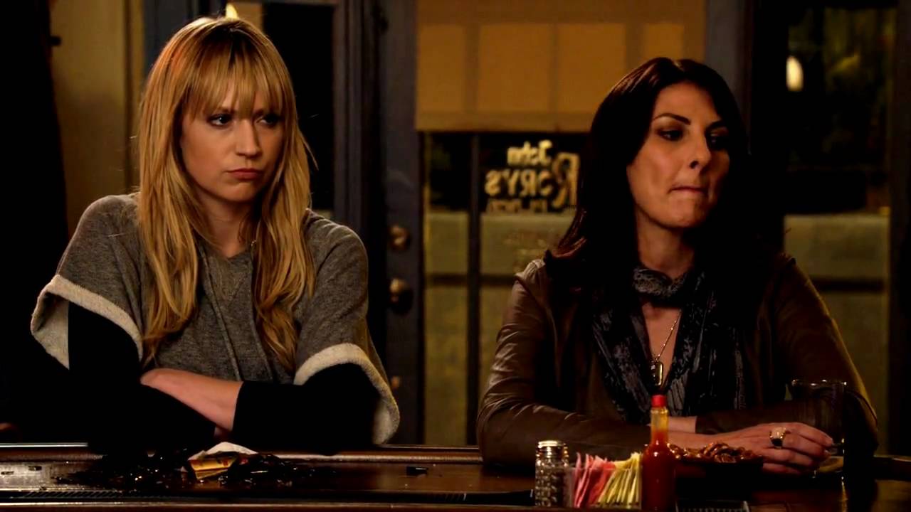 Leverage- Sophie/Parker/Hardison ● Girl talk & Parker trying to talk about feelings