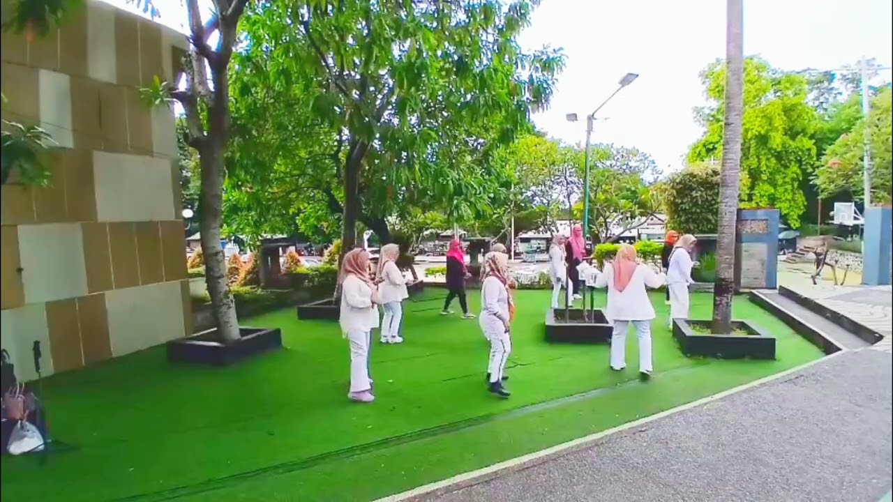 I Just Might - Line dance / Coreo. Rob Williams ( USA) / Demo. Cheerful Line Dance