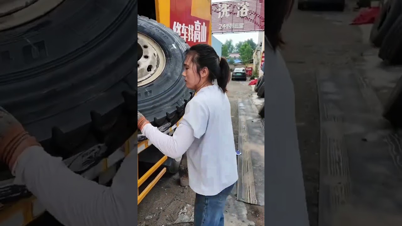 Highway Truck Tire Explosion! To Replace a Tire