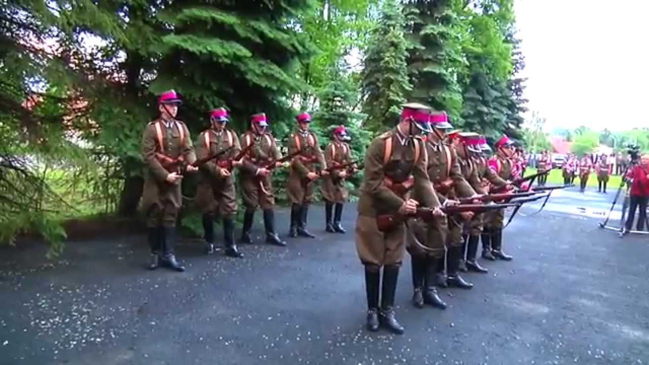Pluton Wierzawice w barwach 20 Pułku Ułanów w obchodach 71 rocznicy Pacyfikacji Miasta Leżajsk