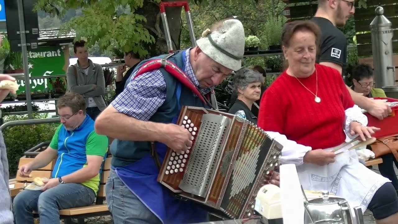 Bauernmärkte in Südtirol, wie hier in St Leonhard bei Meran.