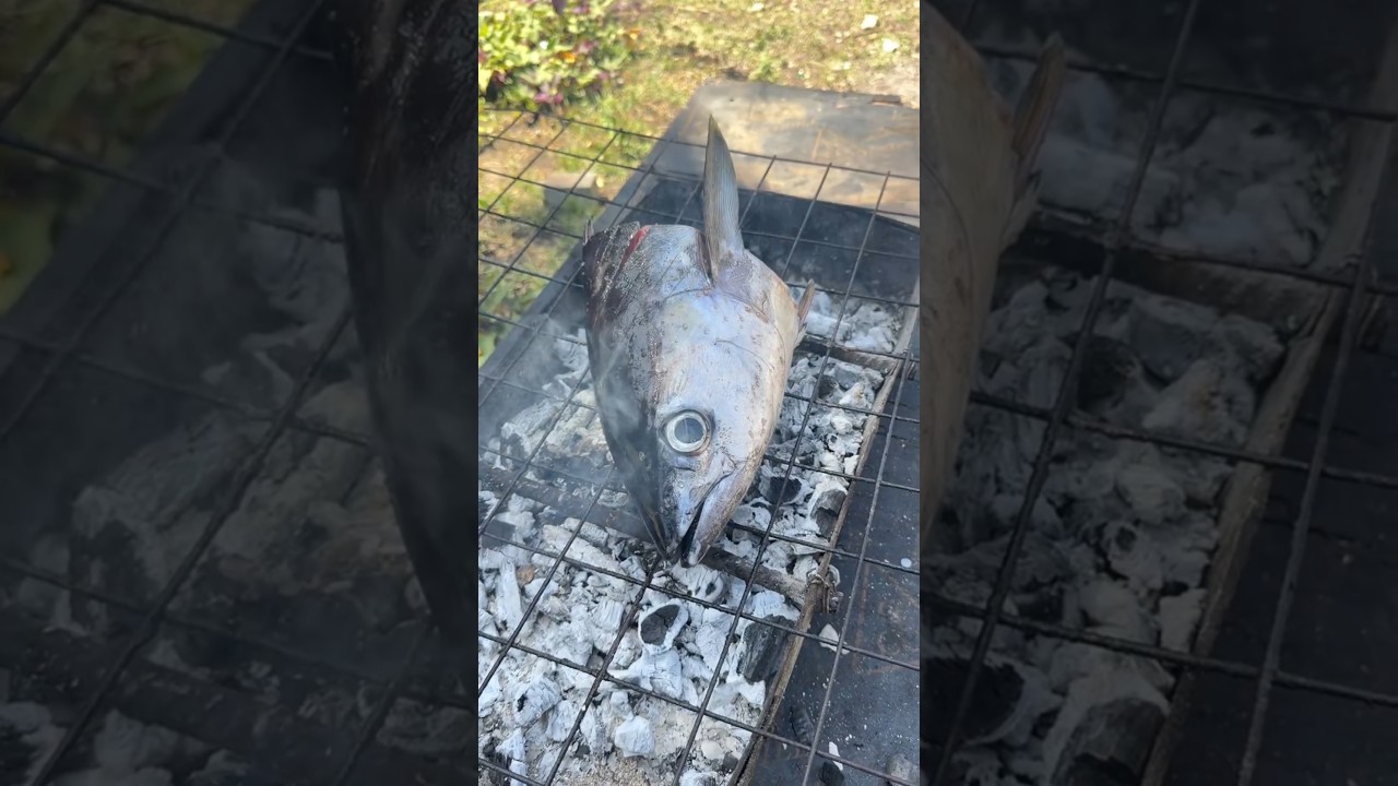 Grilling a GIANT Fish Head &ndash; The Best Part You&rsquo;re Not Eating! 🐟🔥 (Crispy & Juicy)