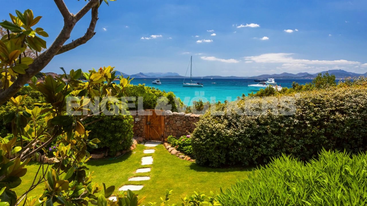 Costa Smeralda • Porto Cervo • La Celvia • Sardinia: The sea scent