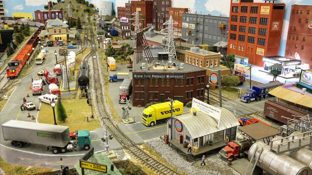 Beautiful Model Railroad layout in HO scale With Real Train Sound