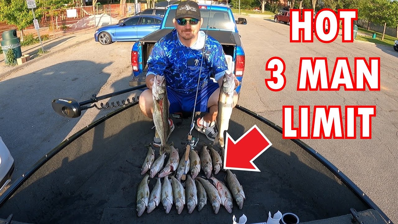 JIGGING FOR HOT SUMMER WALLEYES - Detroit River Fishing