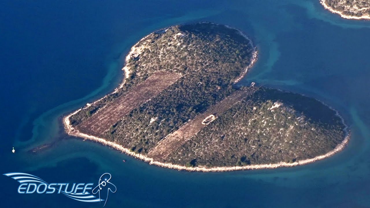The Beauty of the Adriatic Coast - European Coastal Airlines Flight Split-Pula - Croatia HD