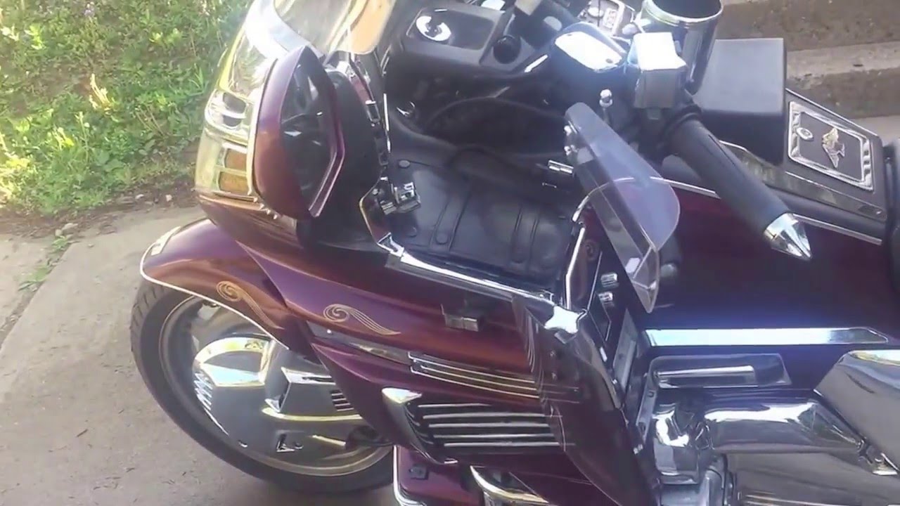 Goldwing GL 1500 w/ Harley Pipes