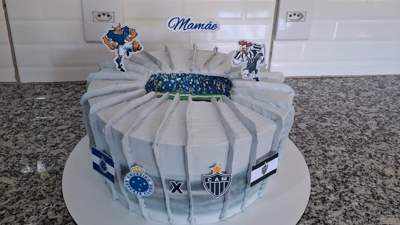 🚨Decorando bolo estadio de futebol| Bolo Masculino | Bolo Chantilly  @pamelabolospais 