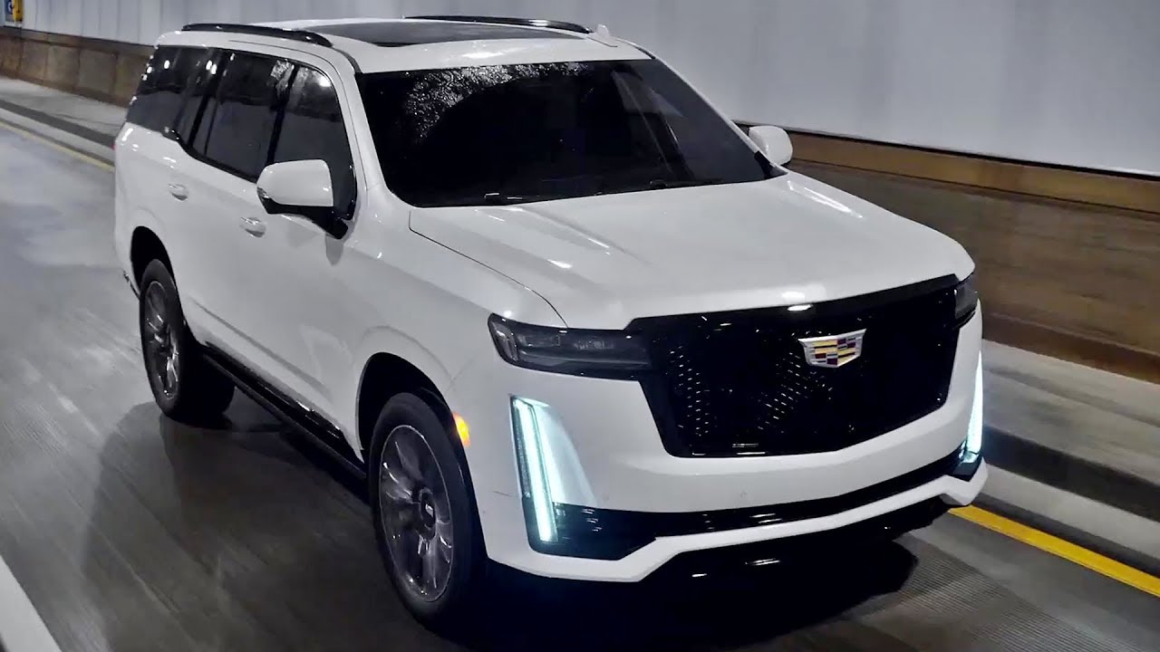 2021 Cadillac Escalade - Экстерьер салона и Драйв (Более дикий)