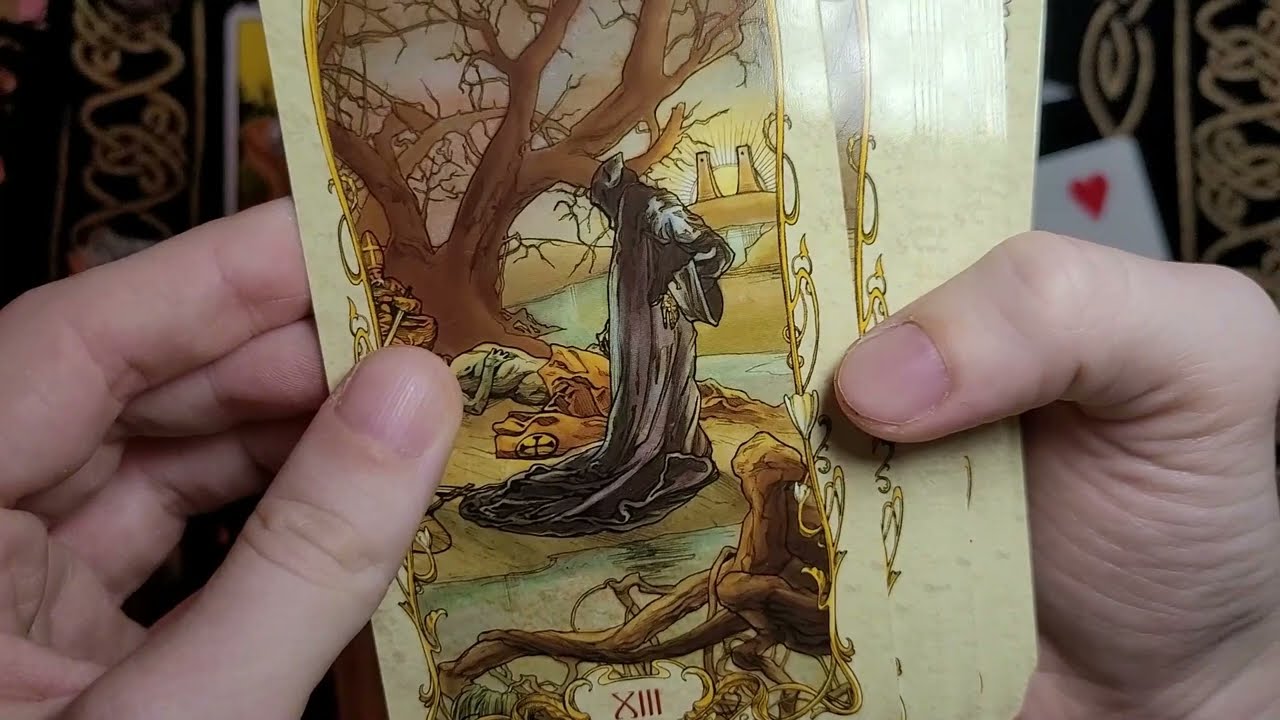 Tarot Review: Tarot Mucha