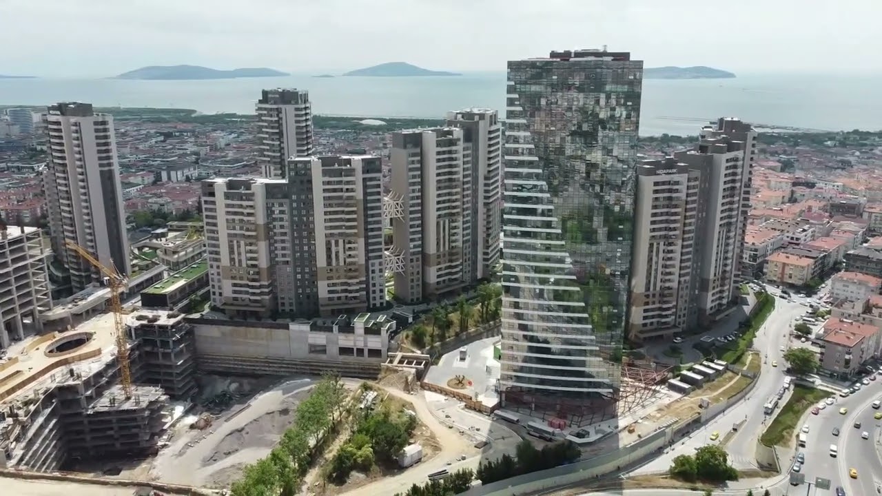 Küçükyalı (Nidapark) by Drone (4k). Istanbul. Turkey