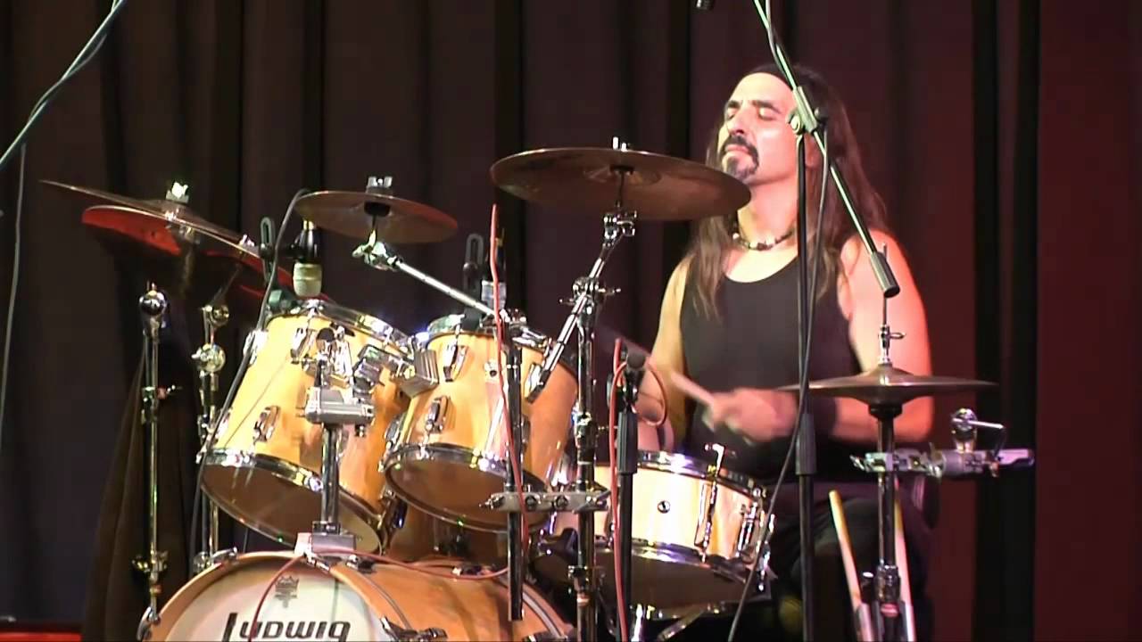 Nagy László dobszóló -  Biatorbágy (Chaplin Pub 2012.07.13)