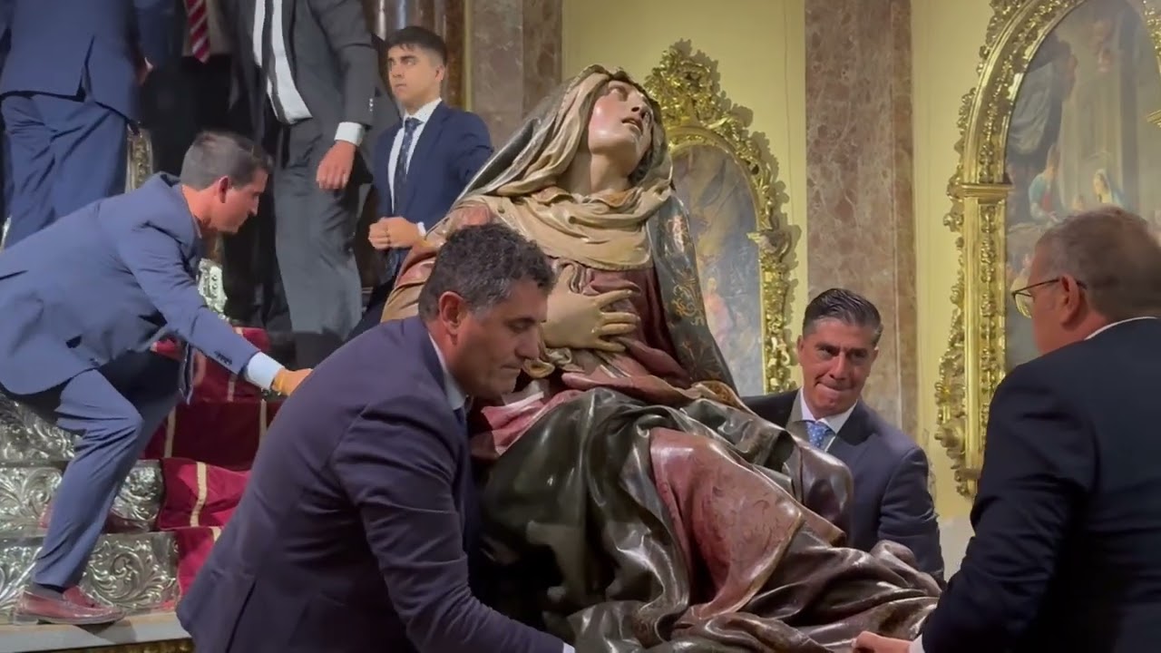 Bajada de la Virgen de las Angustias con motivo de la Santa Misión 2025
