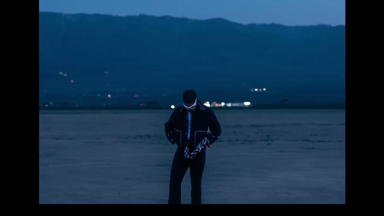 WHERE SHE GOES - BAD BUNNY (HQ) (AUDIO)