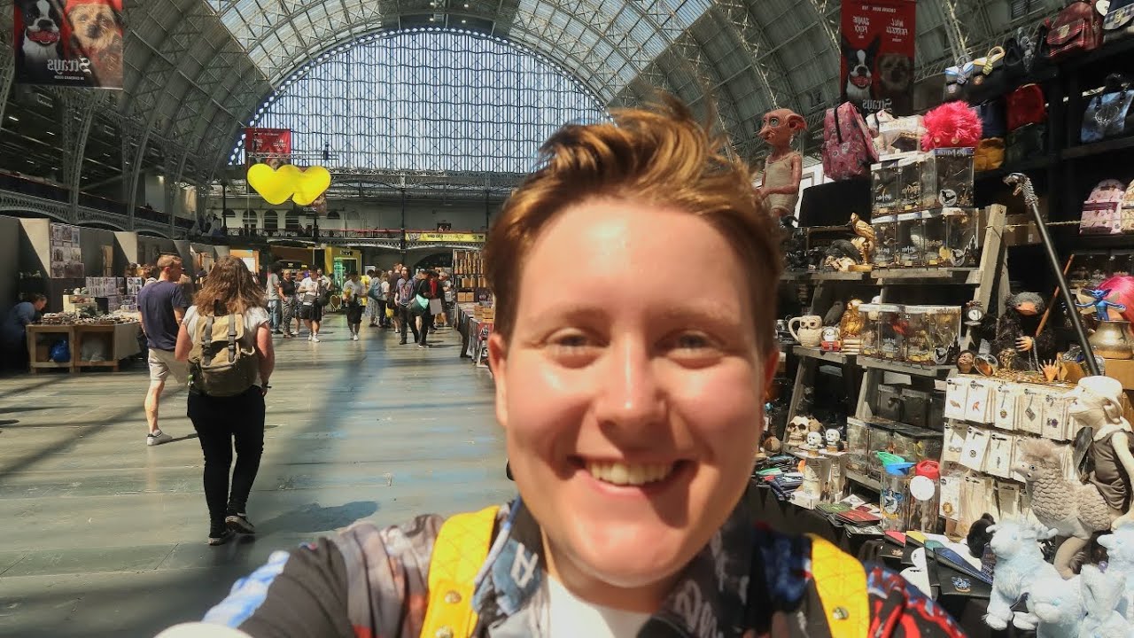 LONDON FILM AND COMIC CON 2023 - WALKAROUND - OLYMPIA - FRIDAY JUNE 7