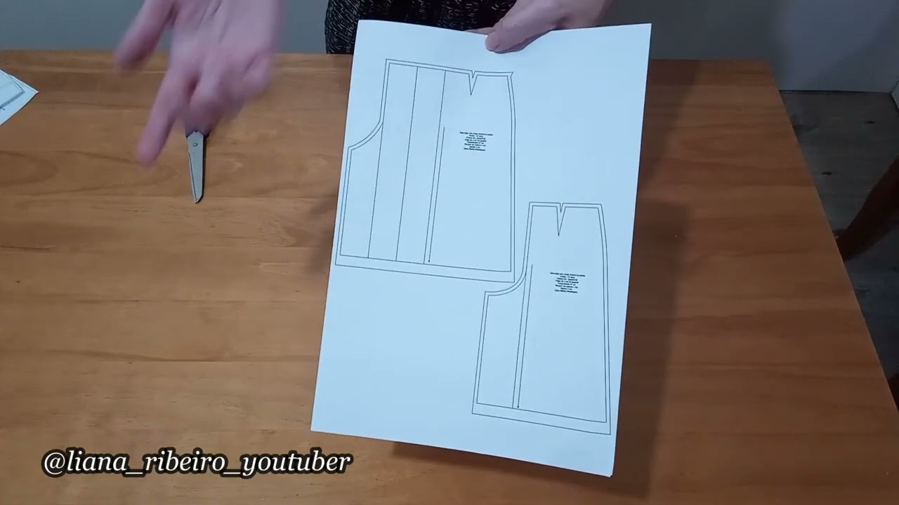 Molde de saia calça com prega. Tem brinde para quem assistir ao vídeo e brinde para membros.