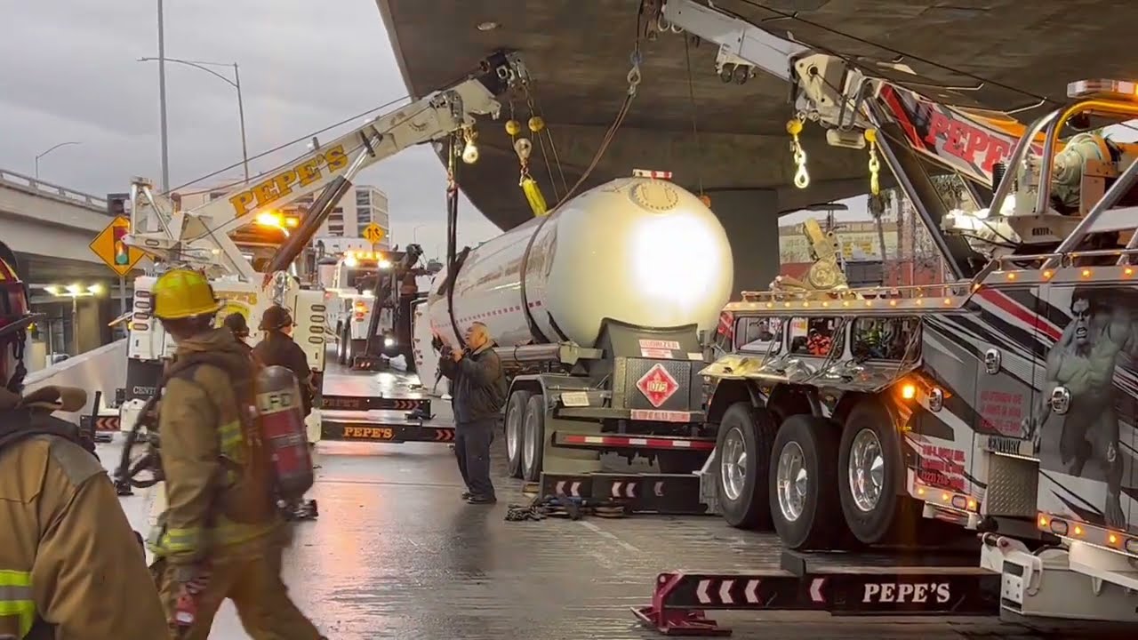LAFD: Overturned Propane Tanker on 110 Freeway | January 9, 2023