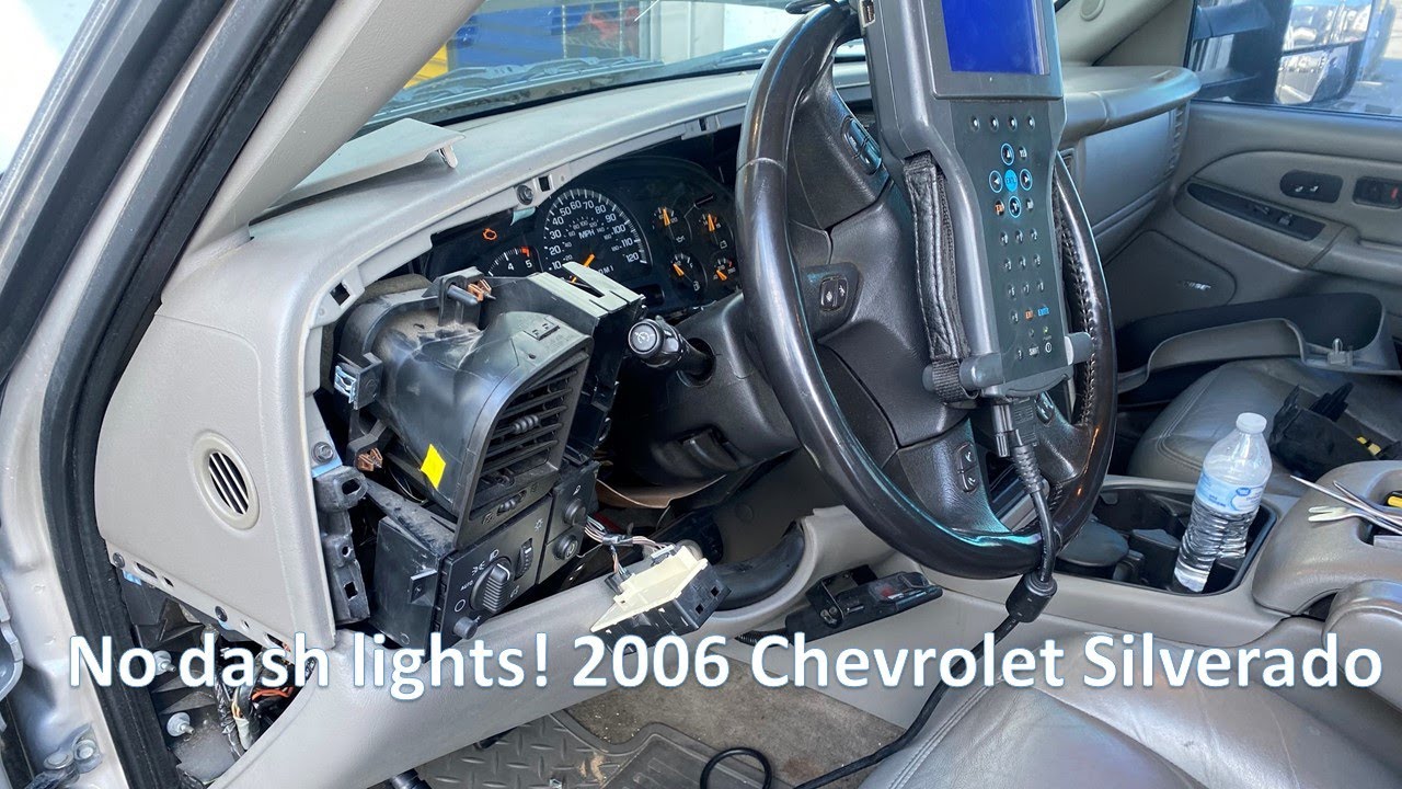Не работают фонари приборной панели Chevrolet Silverado 2006 года?