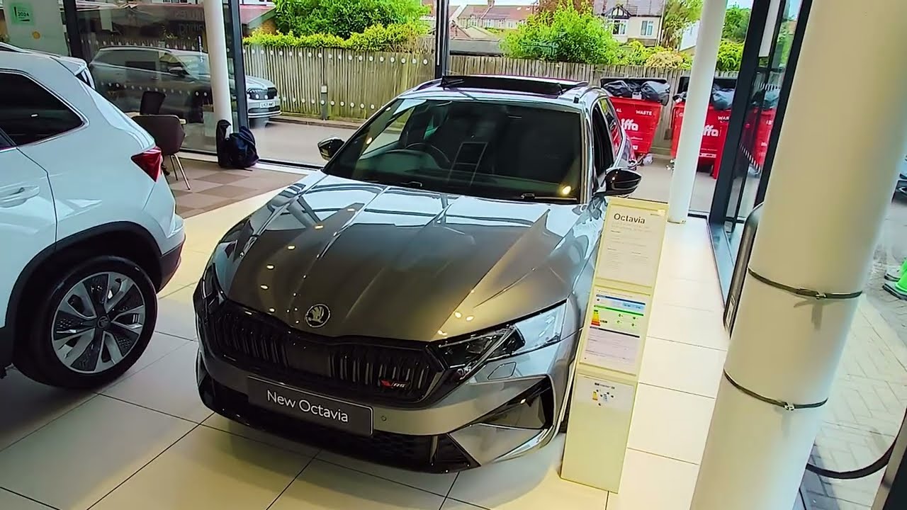 SKODA OCTAVIA VRS 2025 | FIRST LOOK VIDEO | BEST PERFORMANCE ESTATE...?