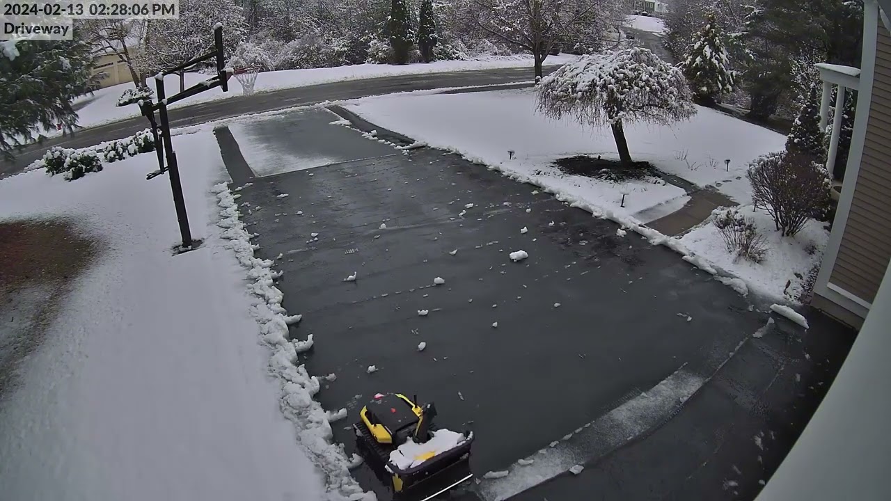Master winter with Yarbo Snow Blower’s smart features and effortless snow removal!
